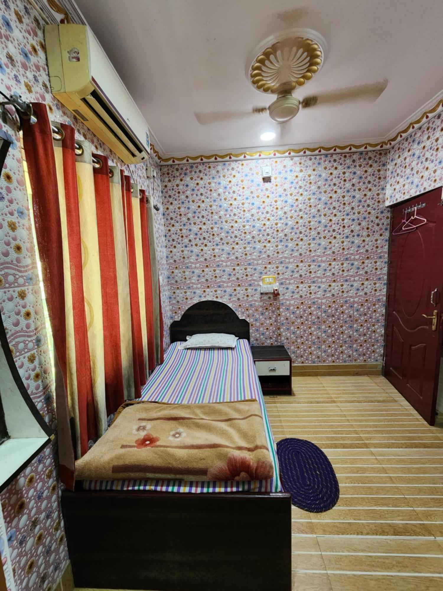 Hotel Shri Durga Baripada Ngoại thất bức ảnh